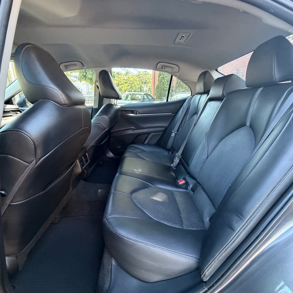 Photo 11 of this TOYOTA CAMRY