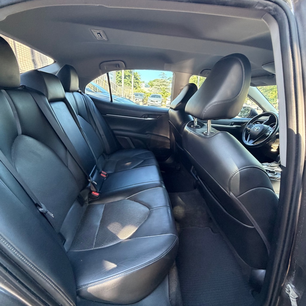 Photo 13 of this TOYOTA CAMRY