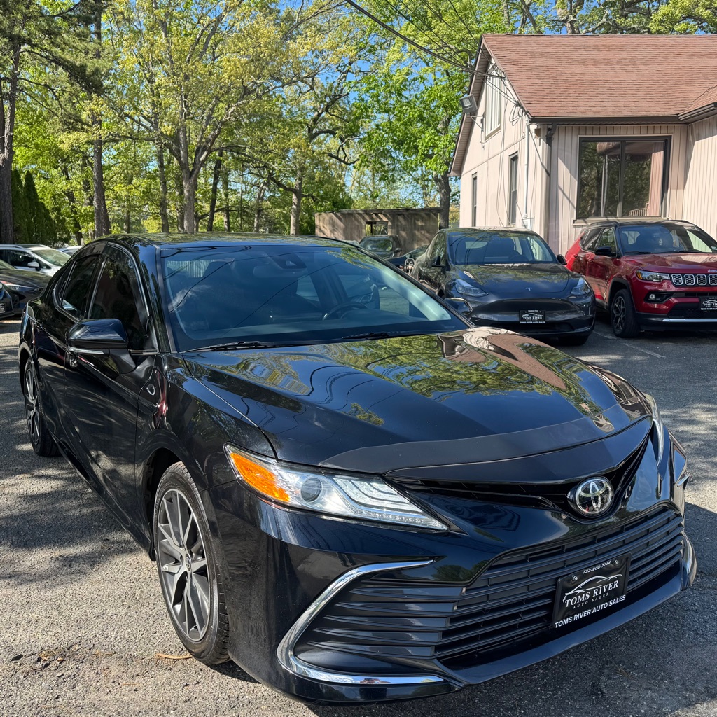 View vehicle photo 7