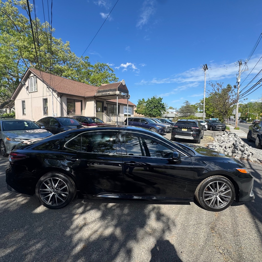 View vehicle photo 6