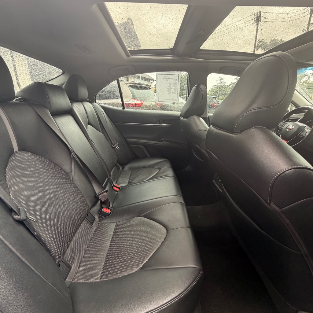 Photo 13 of this TOYOTA CAMRY