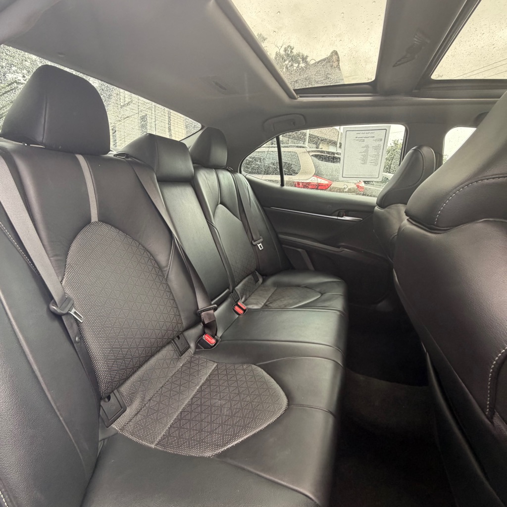 Photo 12 of this TOYOTA CAMRY