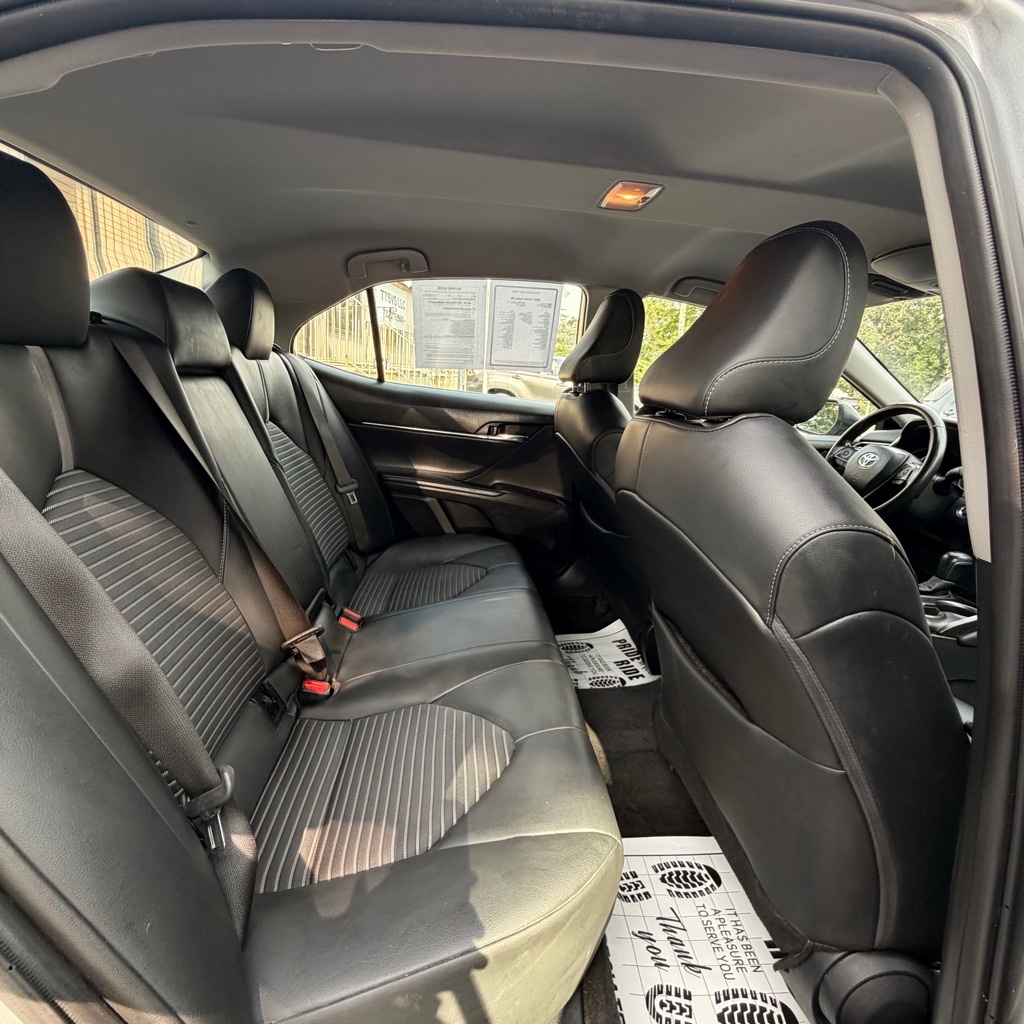 Photo 13 of this TOYOTA CAMRY