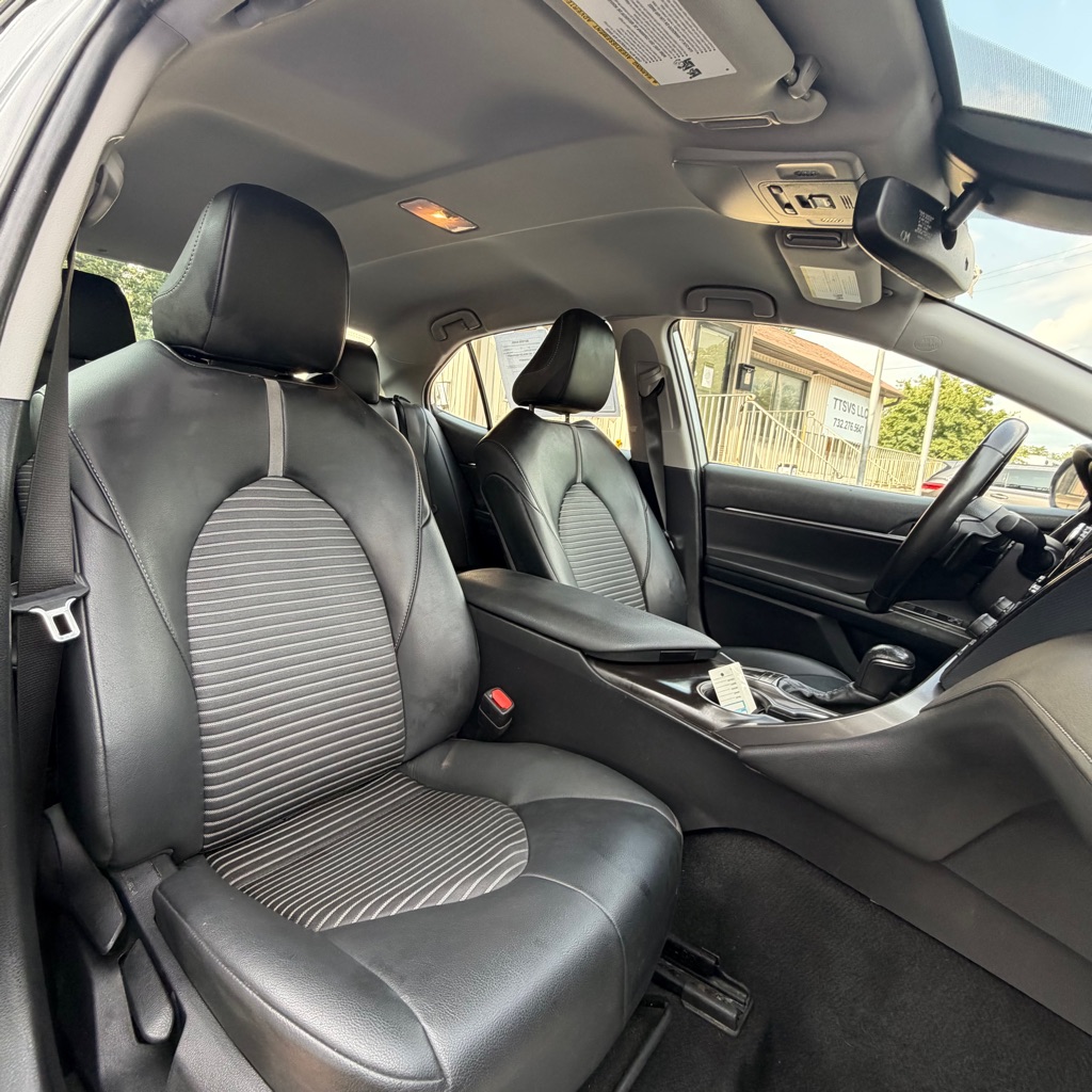 Photo 15 of this TOYOTA CAMRY