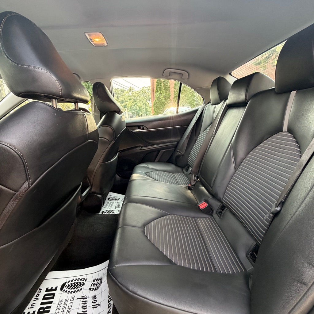 Photo 11 of this TOYOTA CAMRY