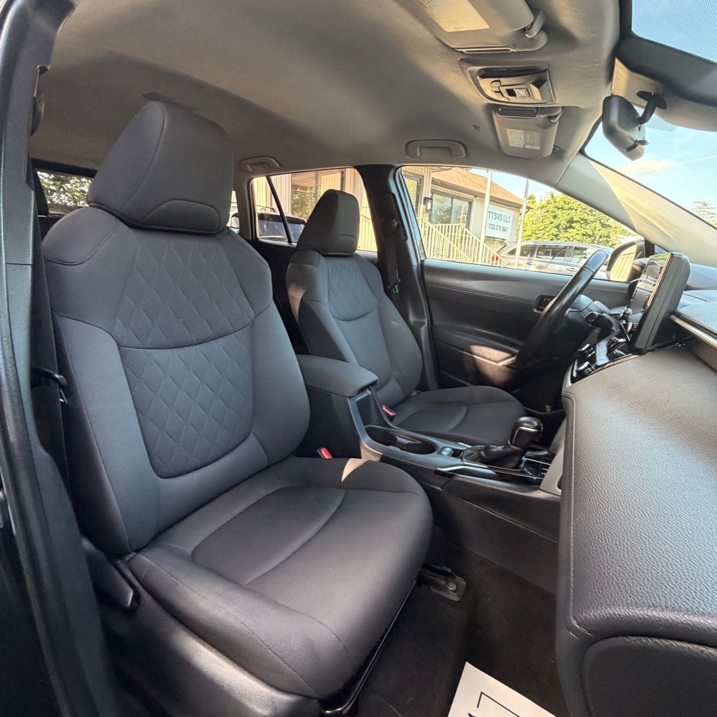 Photo 15 of this TOYOTA COROLLA CROSS