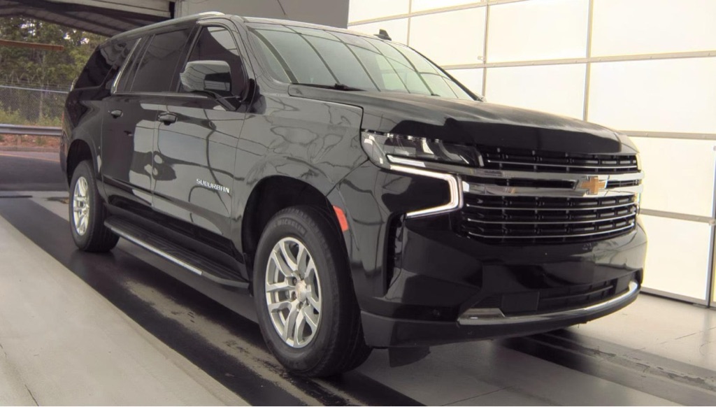 Photo 3 of this CHEVROLET SUBURBAN