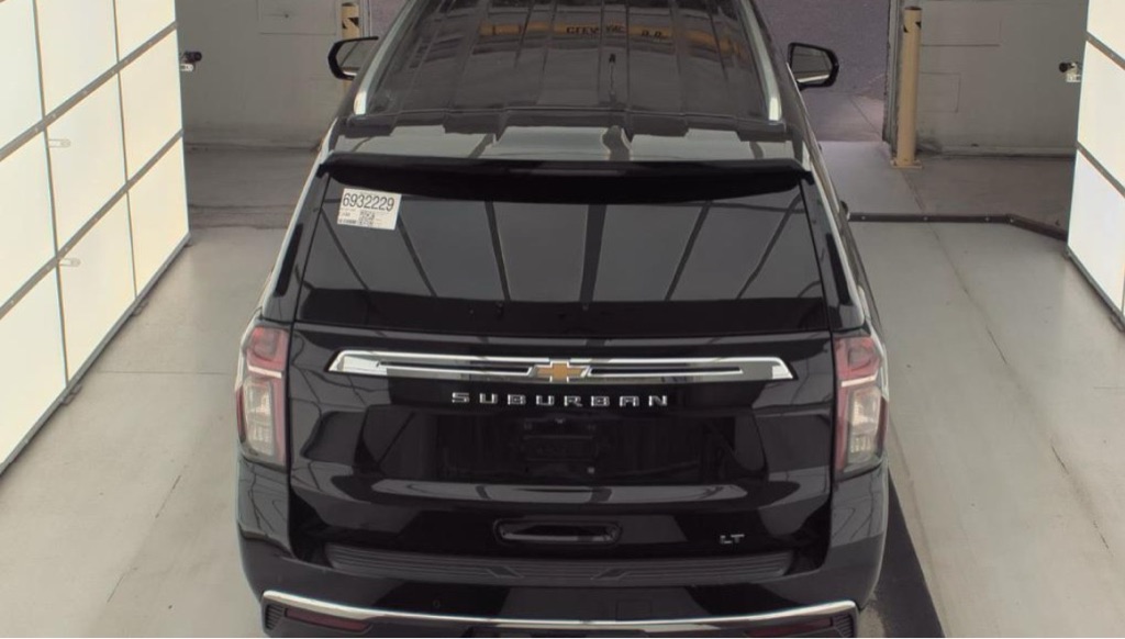 Photo 5 of this CHEVROLET SUBURBAN