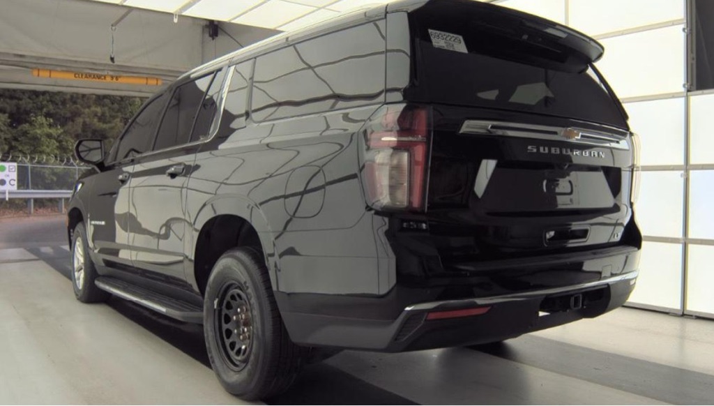 Photo 7 of this CHEVROLET SUBURBAN
