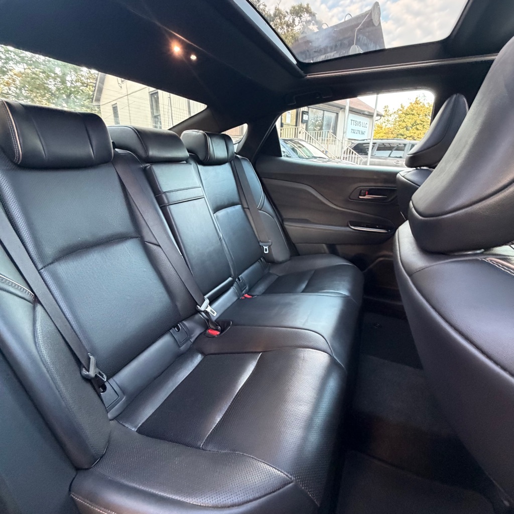 Photo 12 of this TOYOTA CROWN