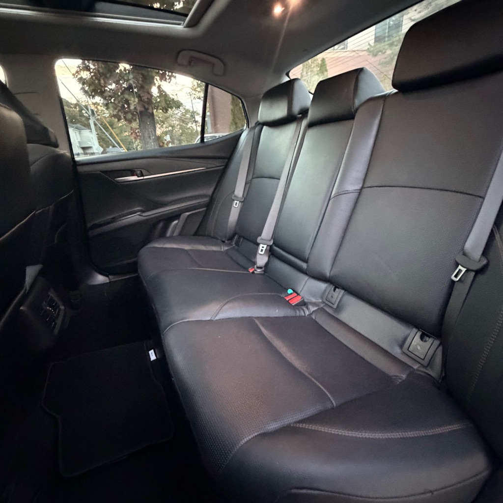 Photo 10 of this TOYOTA CAMRY