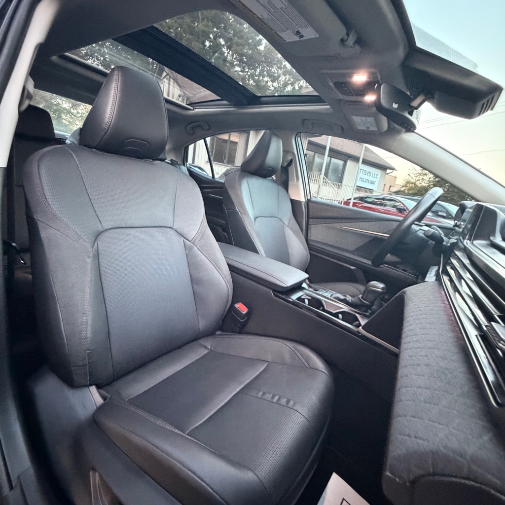 Photo 15 of this TOYOTA CAMRY