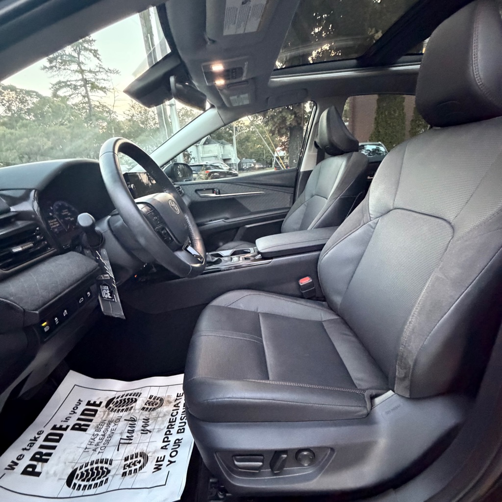 Photo 18 of this TOYOTA CAMRY