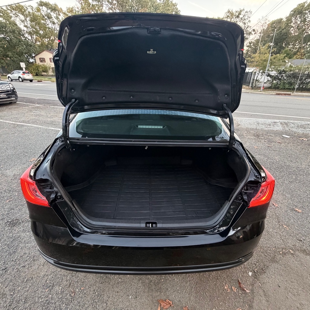 Photo 9 of this TOYOTA CAMRY