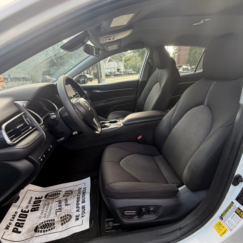 Photo 18 of this TOYOTA CAMRY