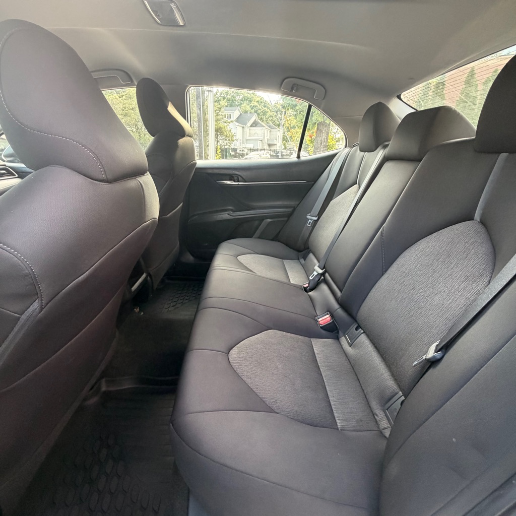 Photo 11 of this TOYOTA CAMRY