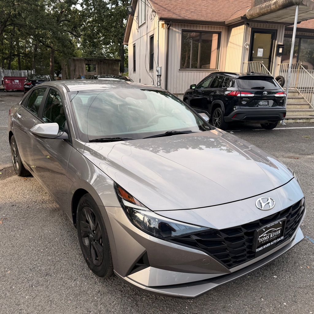 Photo 7 of this HYUNDAI ELANTRA