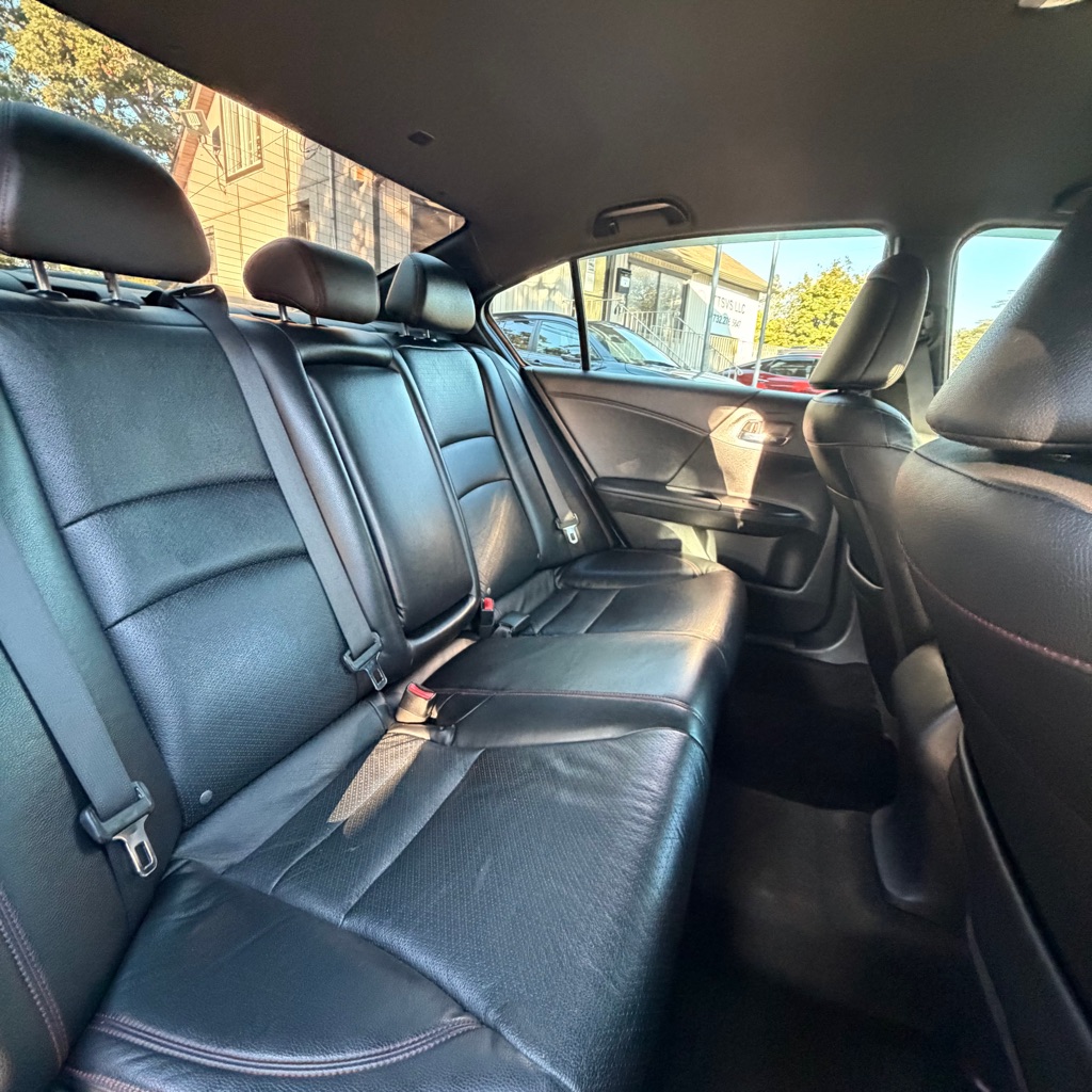 Photo 12 of this HONDA ACCORD