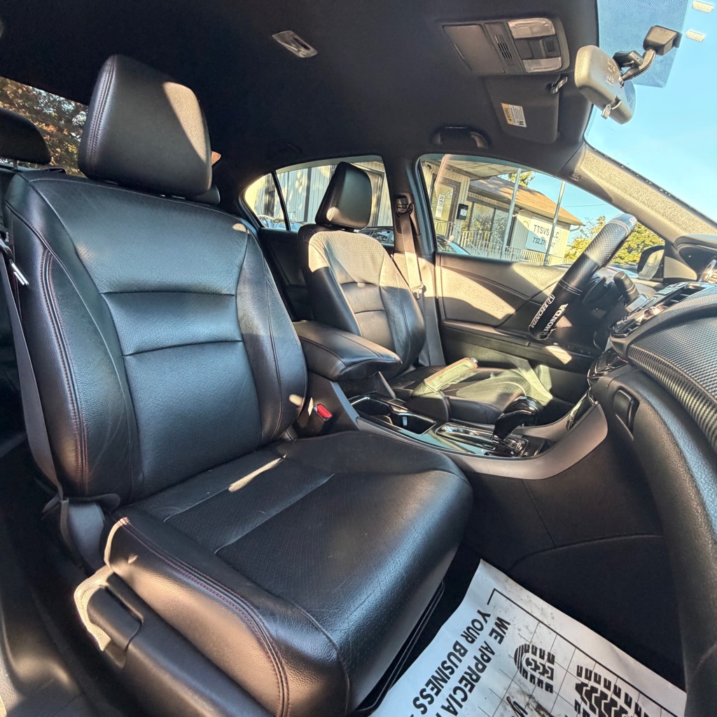 Photo 15 of this HONDA ACCORD