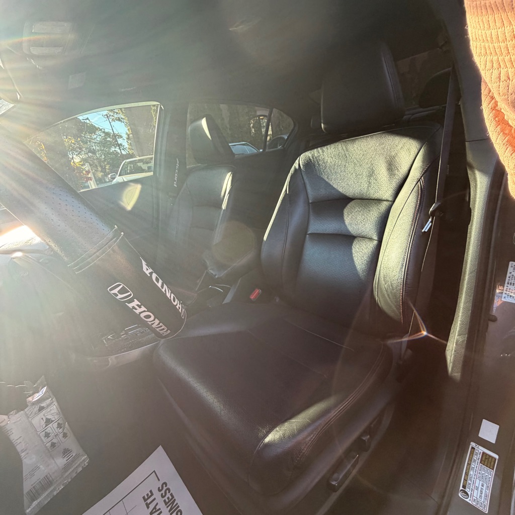 Photo 17 of this HONDA ACCORD