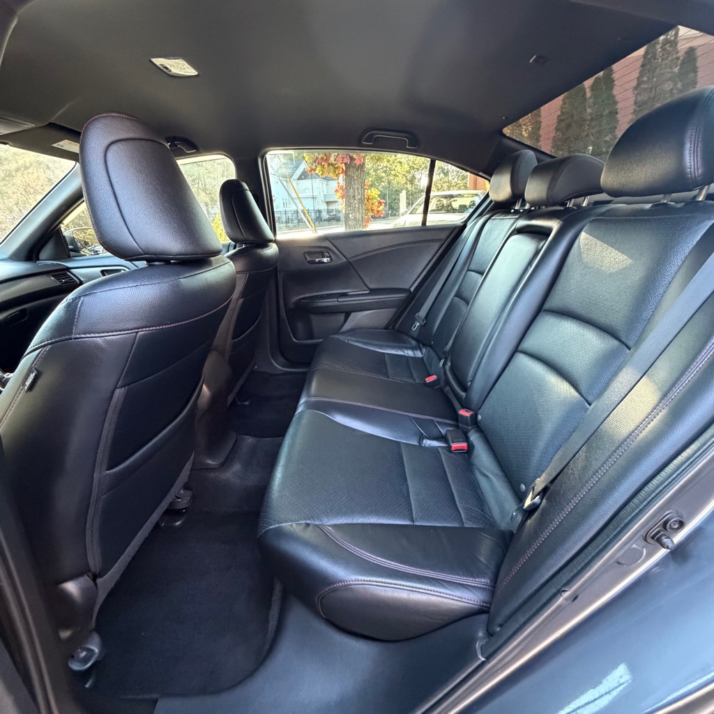 Photo 11 of this HONDA ACCORD
