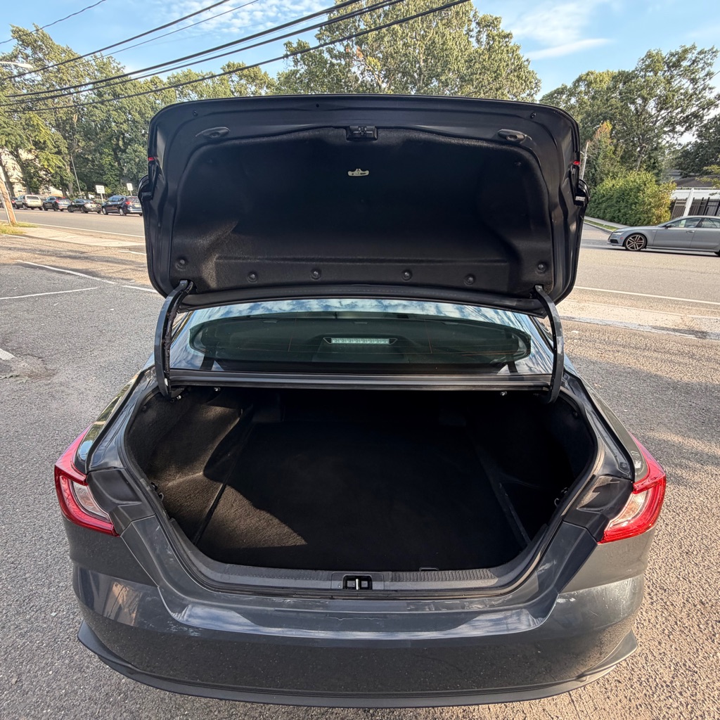 Photo 9 of this TOYOTA CAMRY