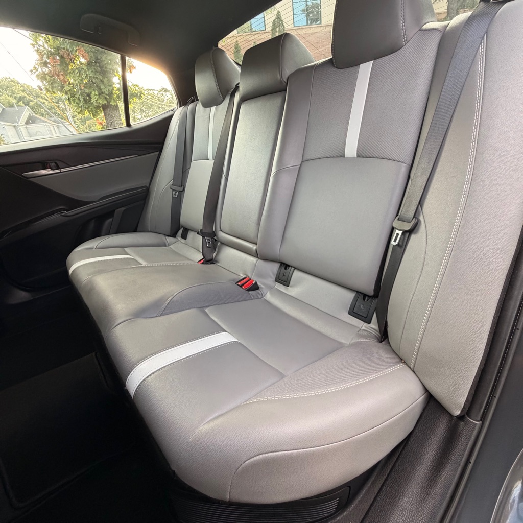 Photo 10 of this TOYOTA CAMRY