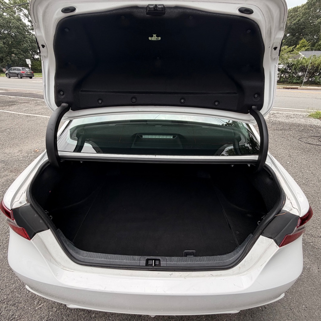 Photo 9 of this TOYOTA CAMRY