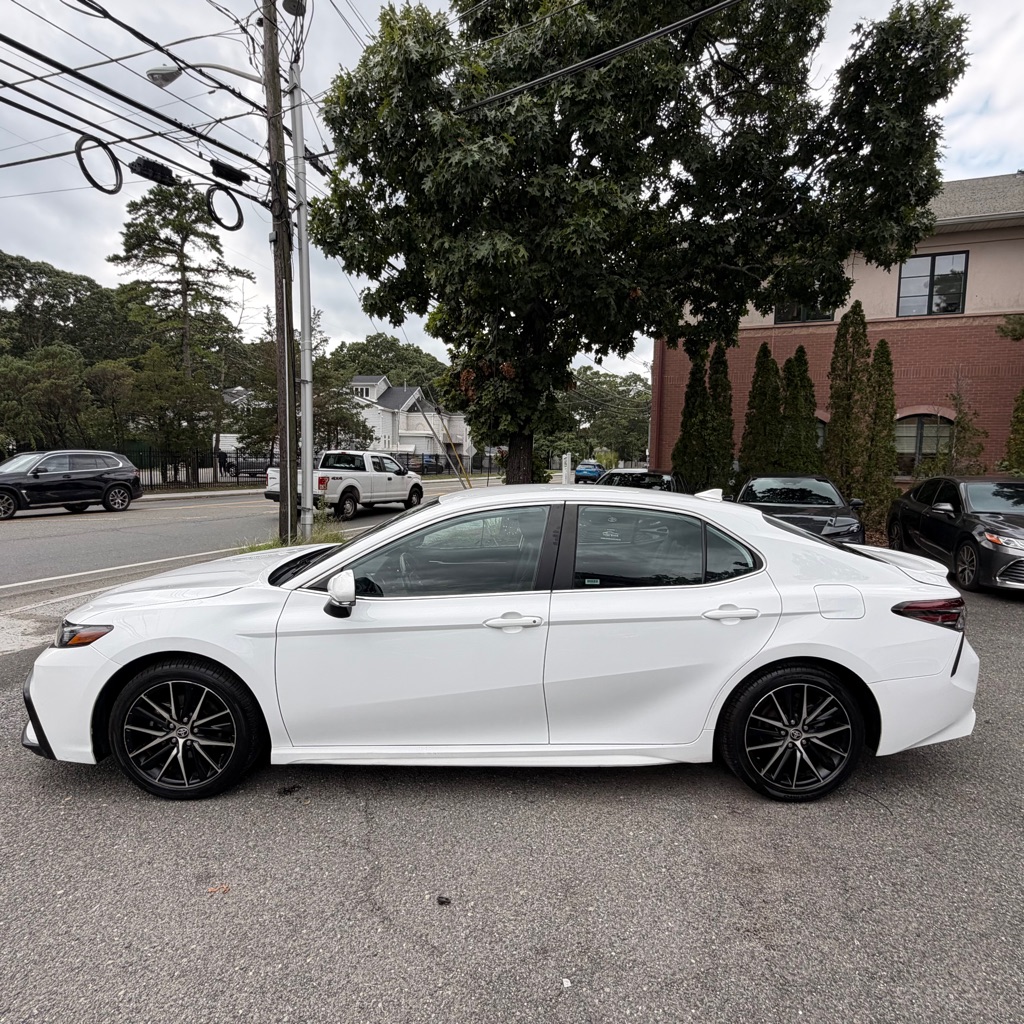 Photo 2 of this TOYOTA CAMRY