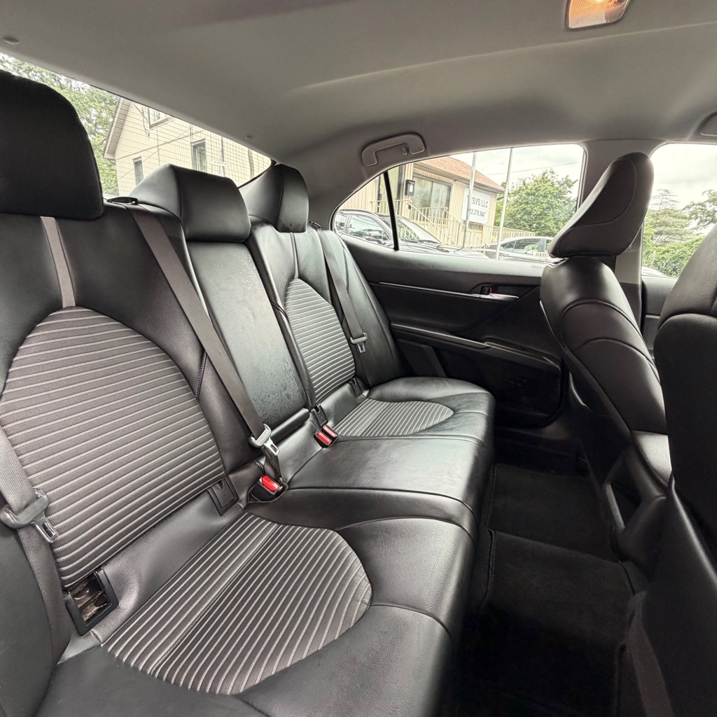 Photo 12 of this TOYOTA CAMRY