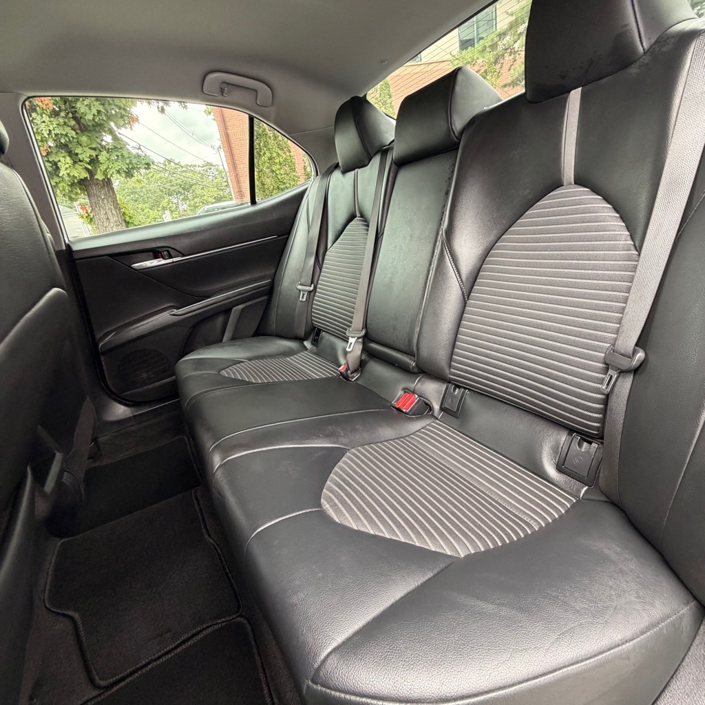 Photo 10 of this TOYOTA CAMRY
