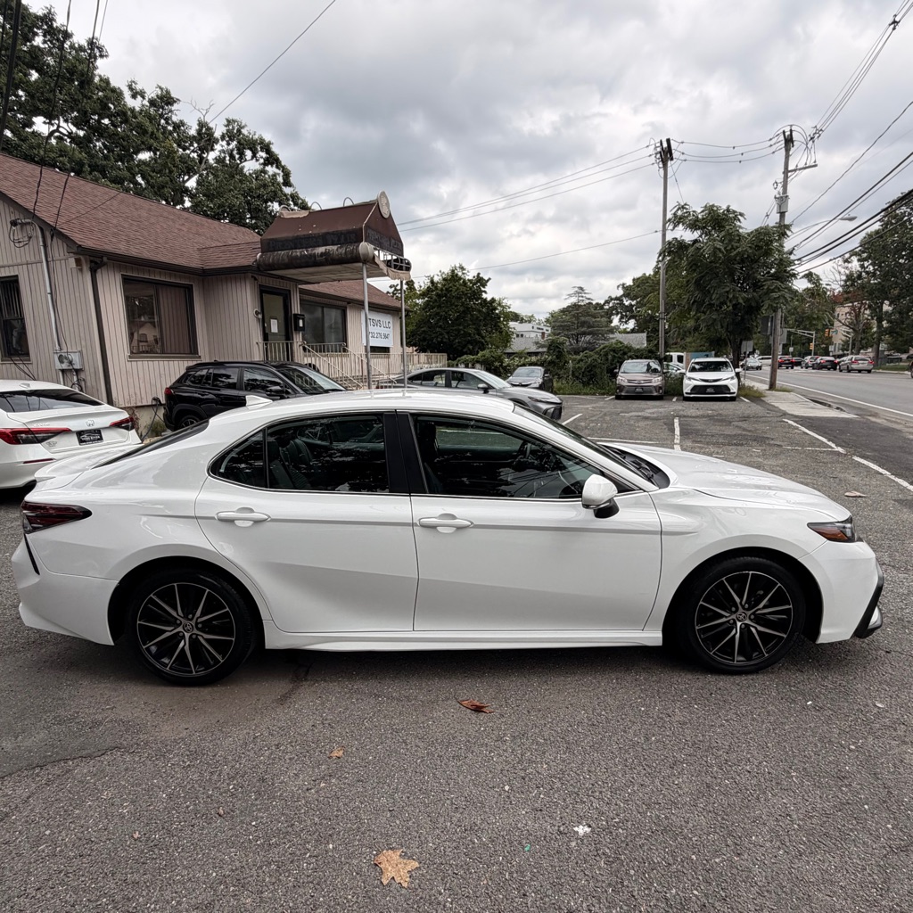 Photo 6 of this TOYOTA CAMRY