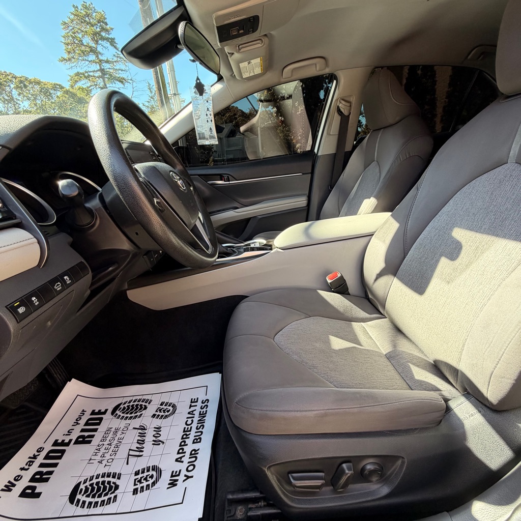 Photo 18 of this TOYOTA CAMRY