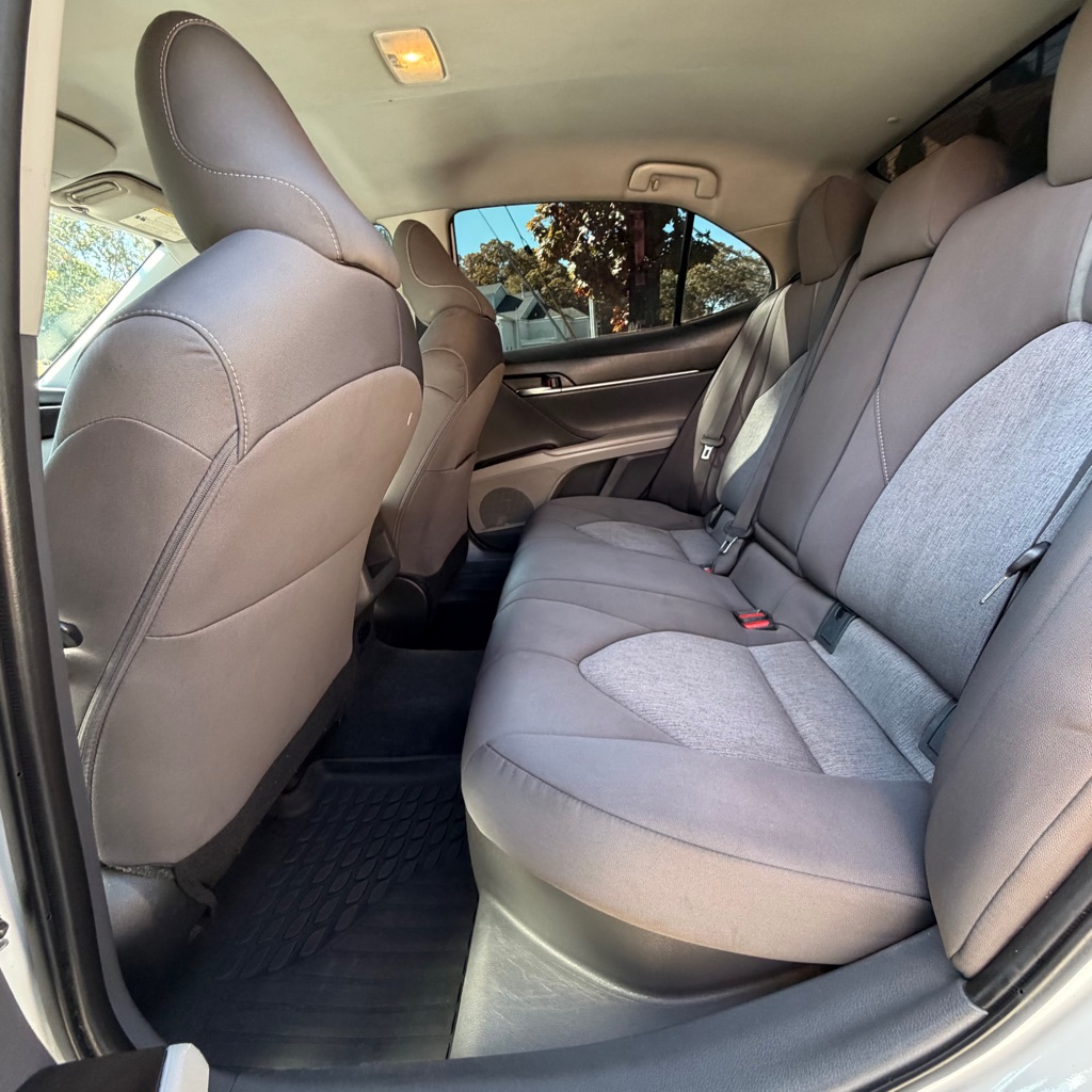 Photo 11 of this TOYOTA CAMRY