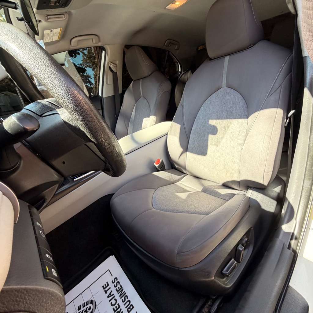 Photo 17 of this TOYOTA CAMRY