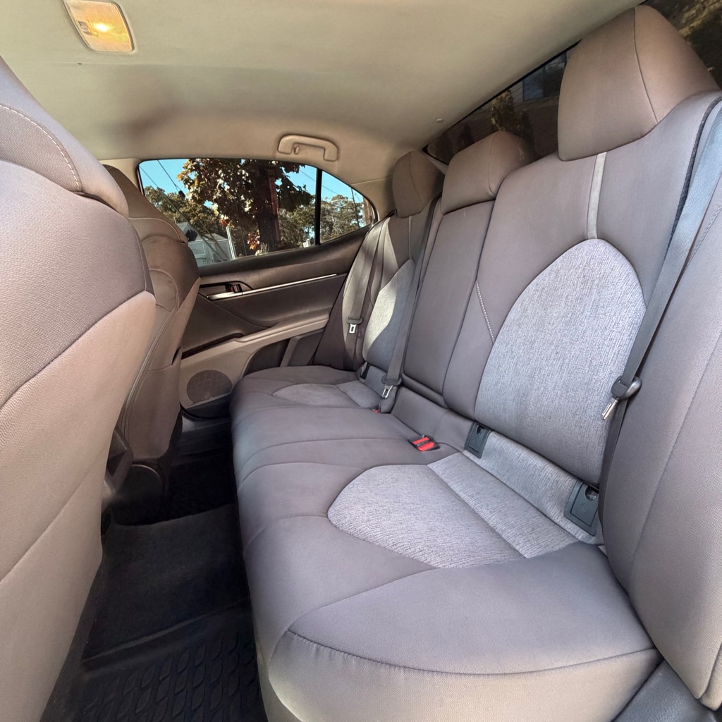 Photo 10 of this TOYOTA CAMRY