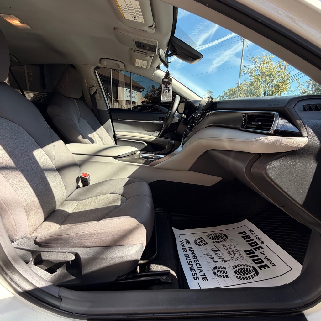 Photo 16 of this TOYOTA CAMRY