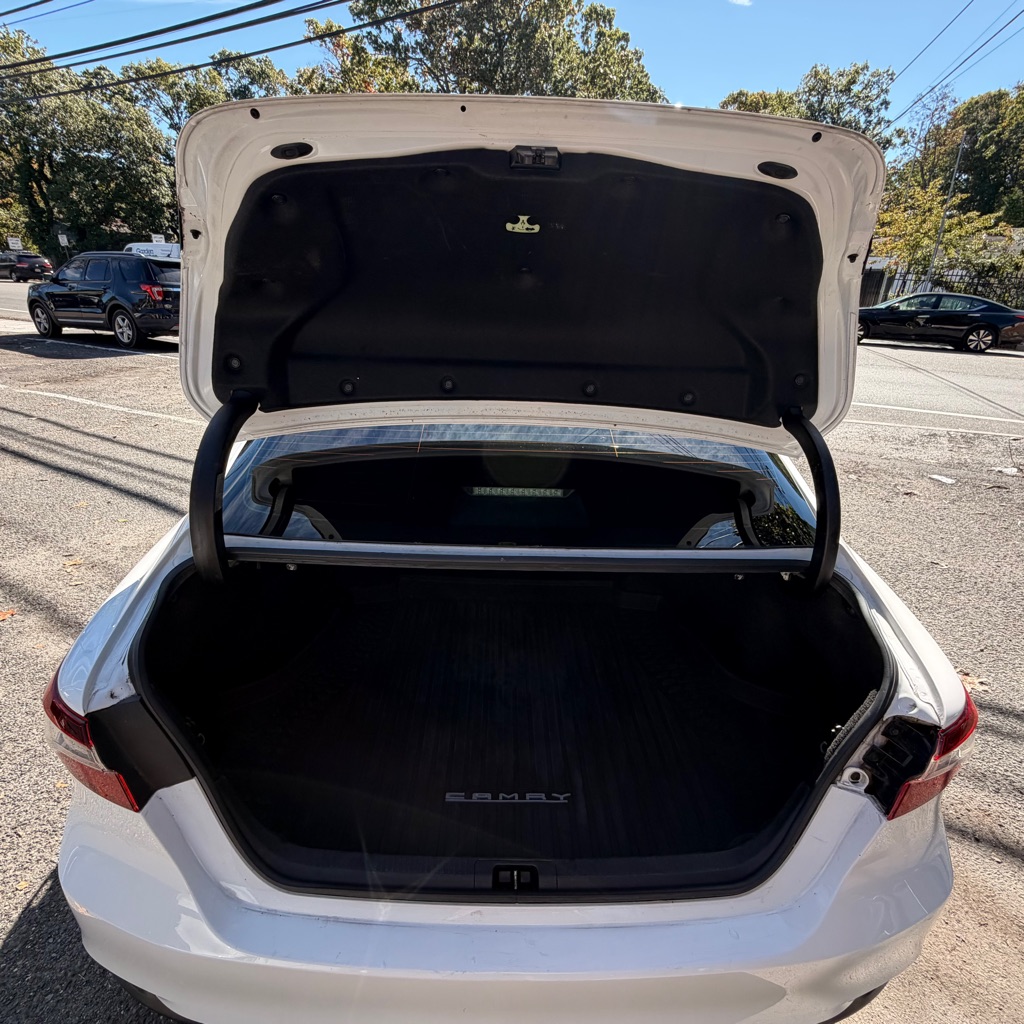 Photo 9 of this TOYOTA CAMRY