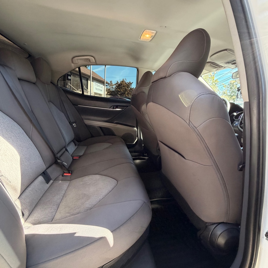 Photo 13 of this TOYOTA CAMRY