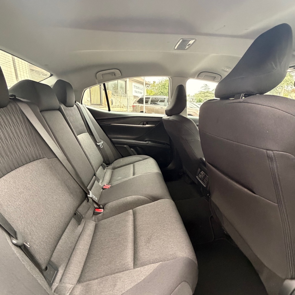 Photo 12 of this TOYOTA CAMRY
