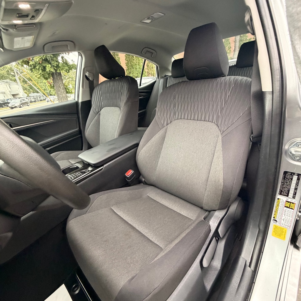 Photo 16 of this TOYOTA CAMRY