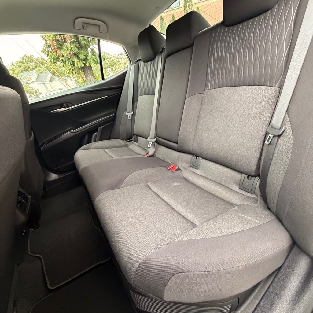 Photo 9 of this TOYOTA CAMRY