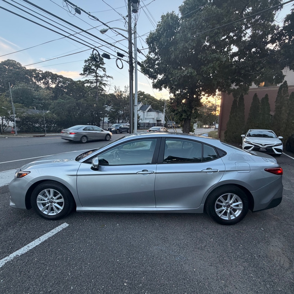 Photo 2 of this TOYOTA CAMRY