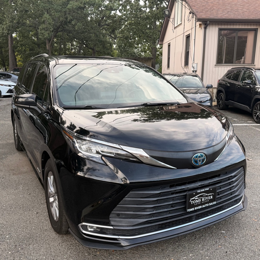 Photo 7 of this TOYOTA SIENNA