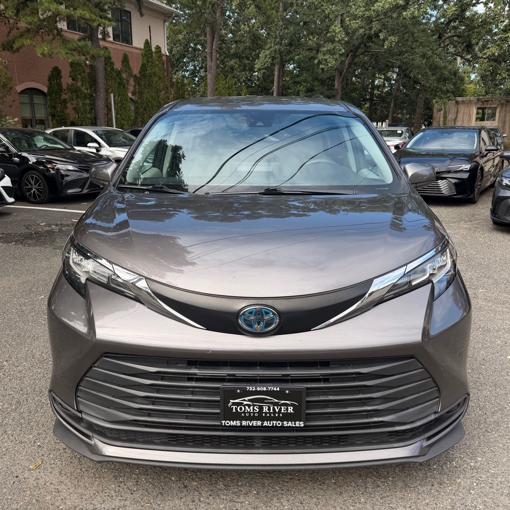 Photo 8 of this TOYOTA SIENNA
