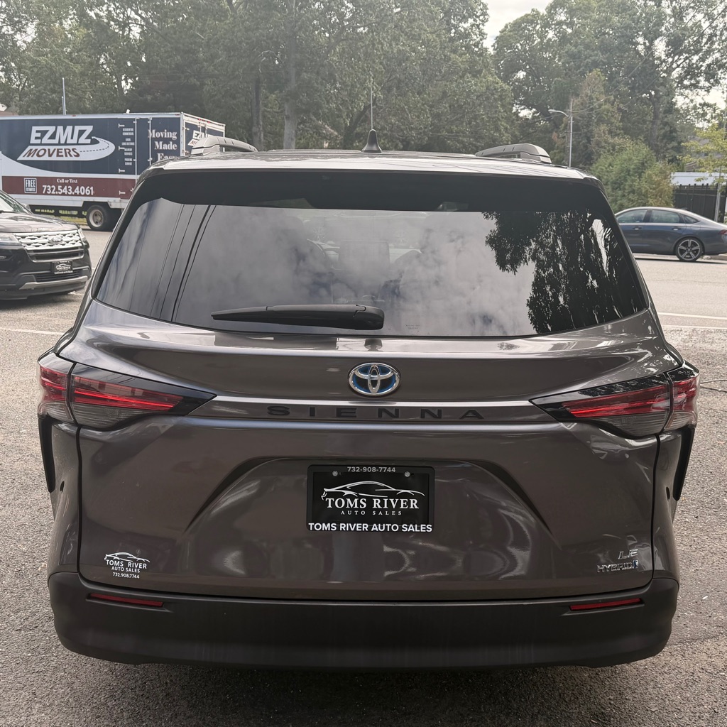 Photo 4 of this TOYOTA SIENNA