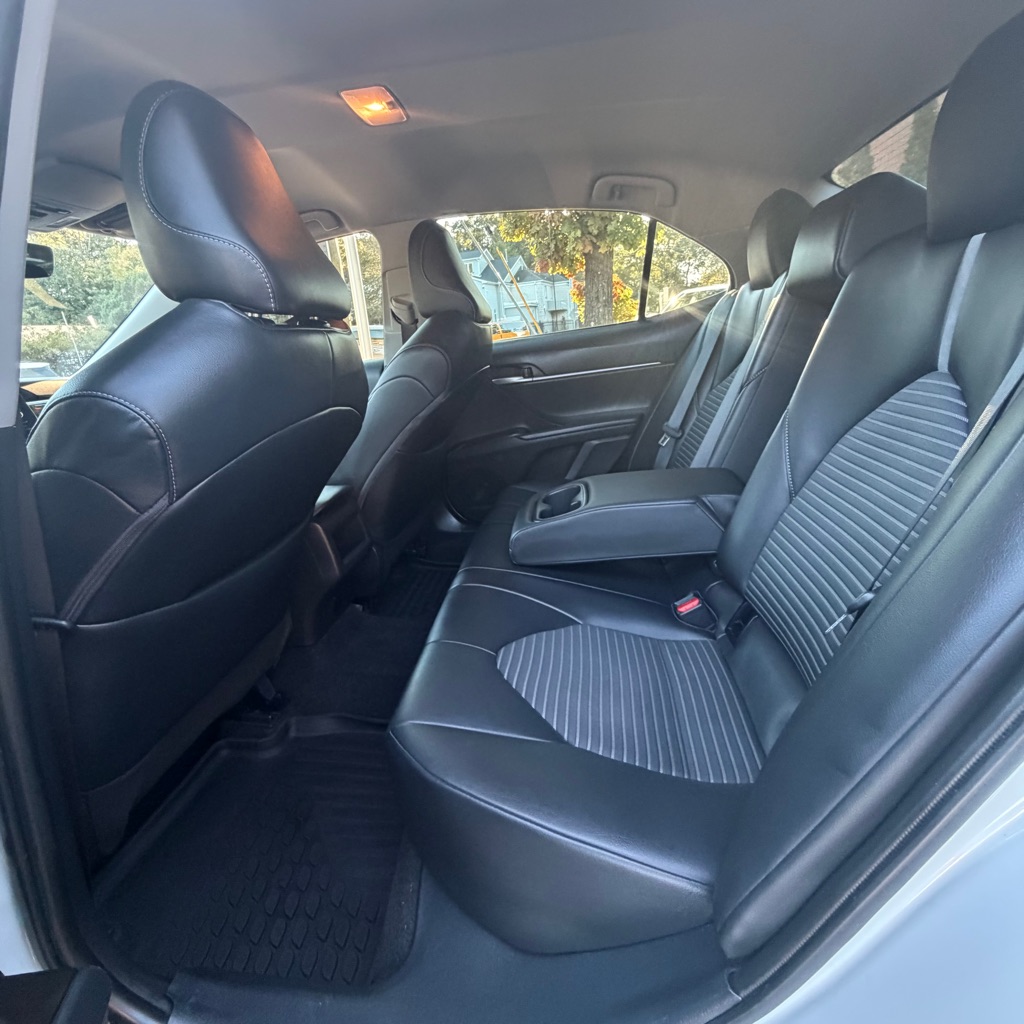 Photo 11 of this TOYOTA CAMRY