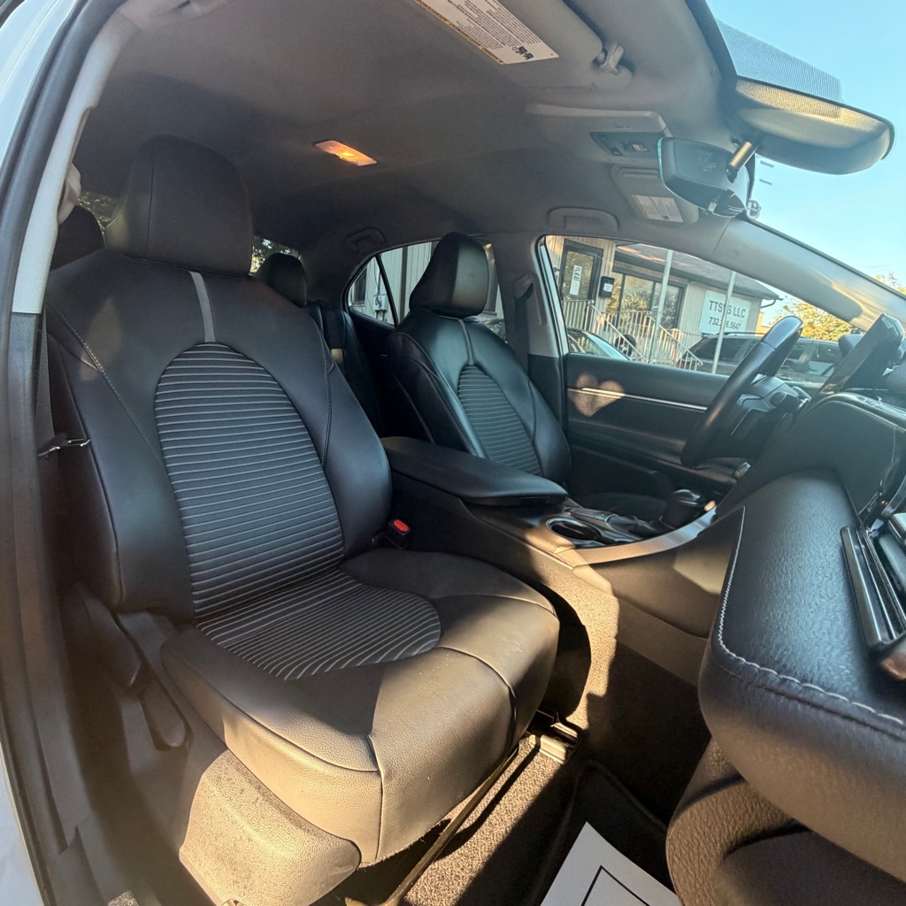 Photo 15 of this TOYOTA CAMRY