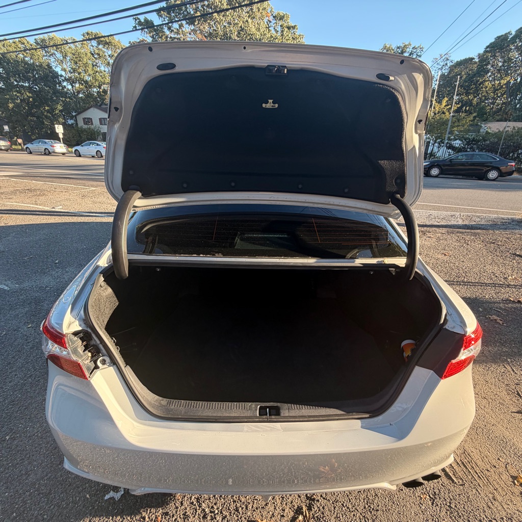 Photo 9 of this TOYOTA CAMRY