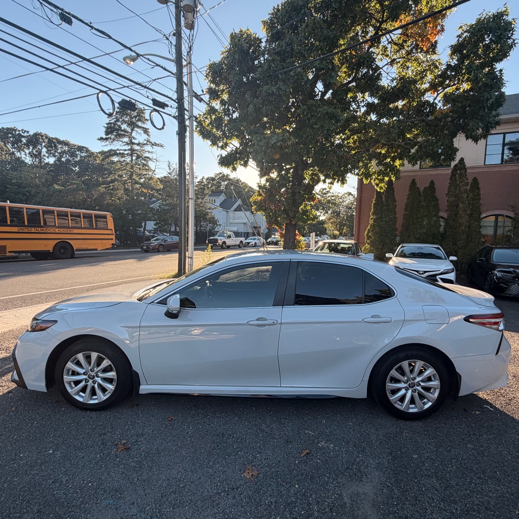 Photo 2 of this TOYOTA CAMRY